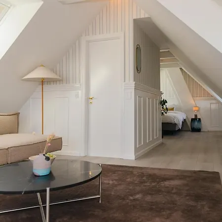 ホテル Allinge Badehotel アリンエ