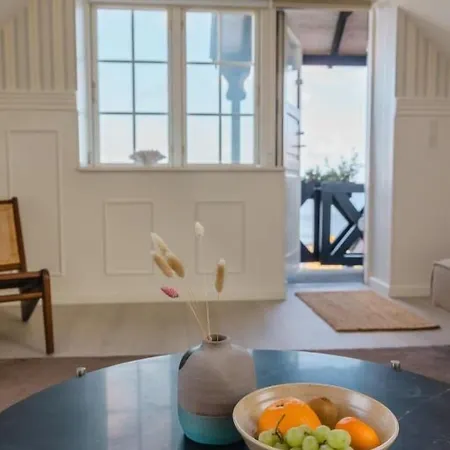 ホテル Allinge Badehotel アリンエ